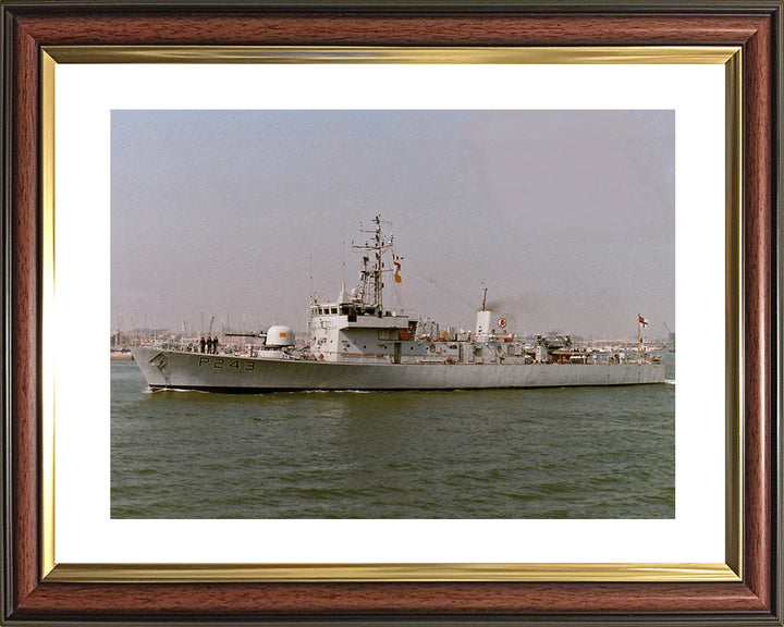 HMS Swift P243 Royal Navy Peacock Class Patrol Vessel Photo Print or Framed Print - Hampshire Prints