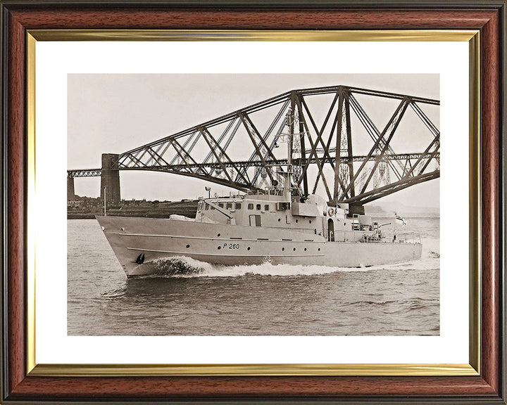 HMS Kingfisher P260 Royal Navy Bird class patrol vessel Photo Print or Framed Photo Print - Hampshire Prints