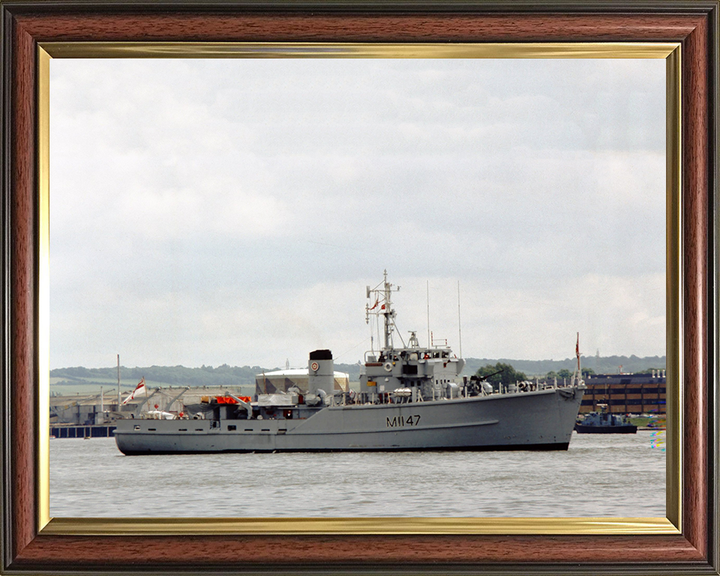 HMS Hubberston M1147 | Photo Print | Framed Print | Ton Class | Minesweeper | Royal Navy Hampshire Prints