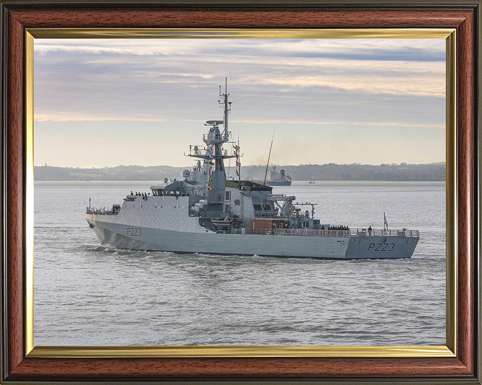 HMS Medway P223 Royal Navy River class patrol vessel Photo Print or Framed Print - Hampshire Prints