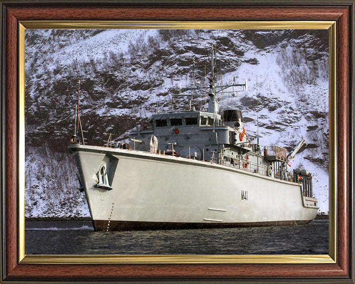 HMS Quorn M41 | Photo Print | Framed Print | Hunt Class | Mine Warfare Vessel | Royal Navy Hampshire Prints