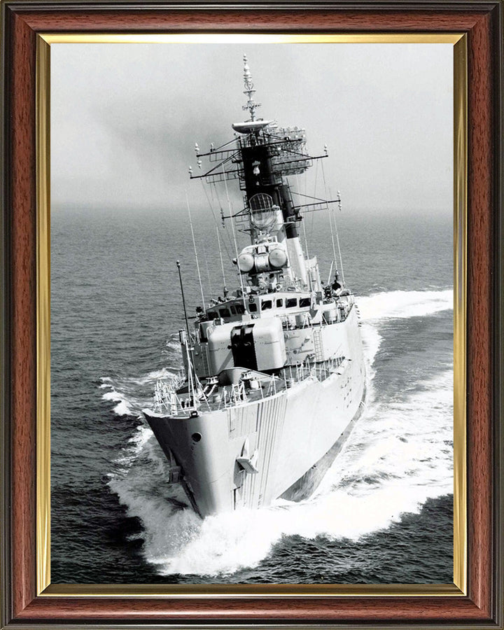 HMS Lincoln F99 Royal Navy Salisbury class frigate Photo Print or Framed Print - Hampshire Prints