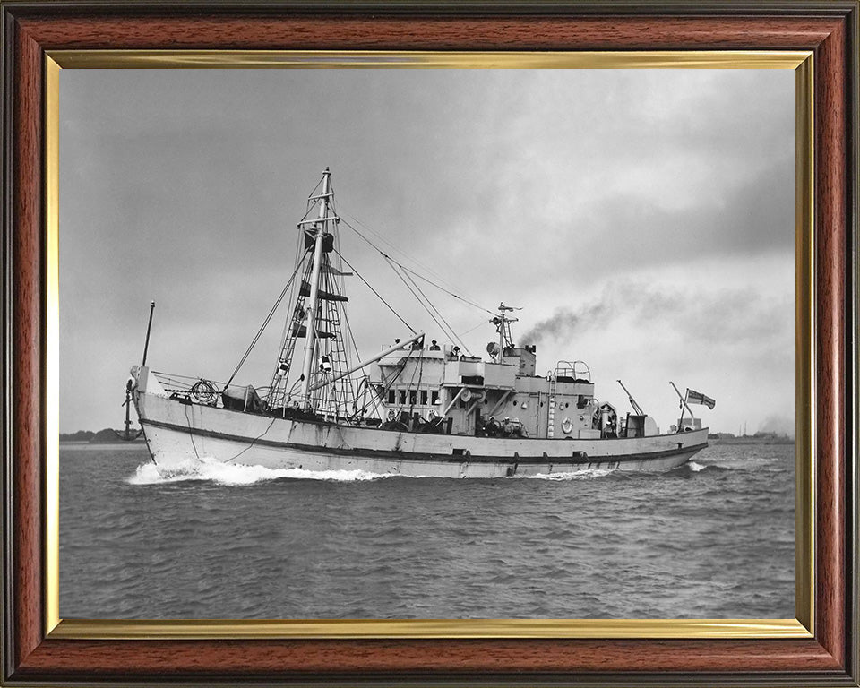 HMS MMS 1717 (J517) | Photo Print | Framed Print | MMS Class | Minesweeper | Royal Navy Hampshire Prints