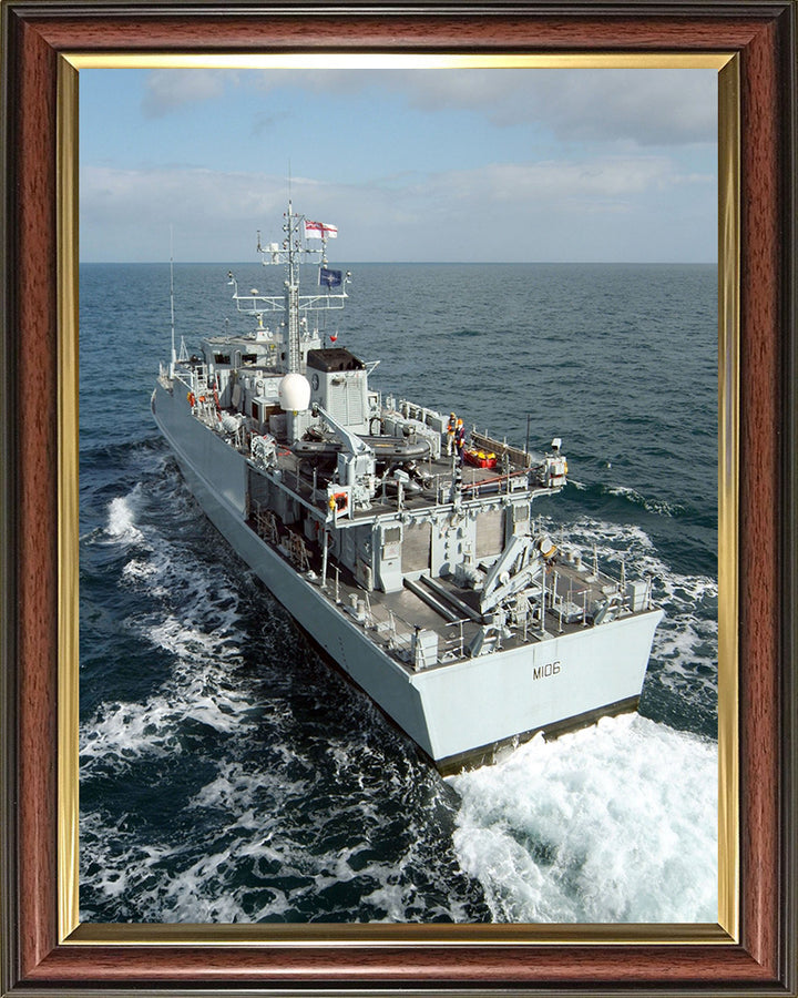 HMS Penzance M106 | Photo Print | Framed Print | Sandown Class | Minehunter | Royal Navy Hampshire Prints