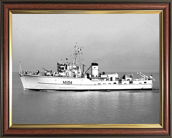 HMS Kellington M1154 Royal Navy Ton Class Minesweeper Photo Print or Framed Print - Hampshire Prints