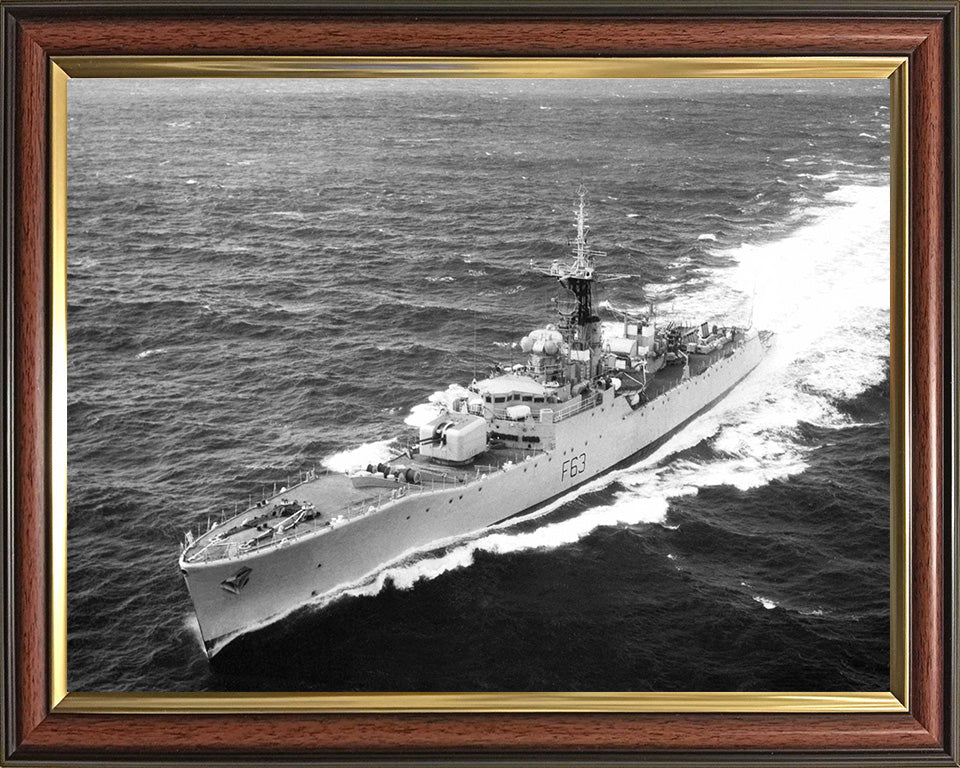 HMS Scarborough F63 Royal Navy Whitby class frigate Photo Print or Framed Print - Hampshire Prints