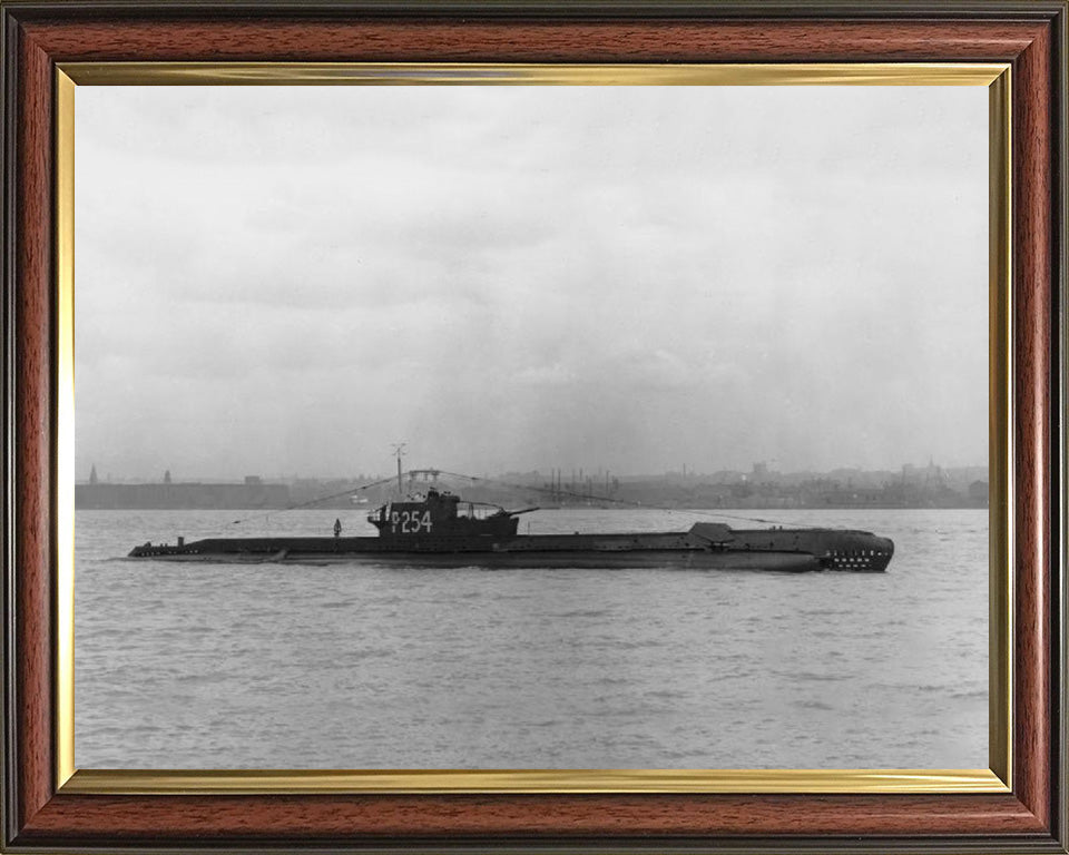 HMS Selene P254 Royal Navy S Class Submarine Photo Print or Framed Print - Hampshire Prints