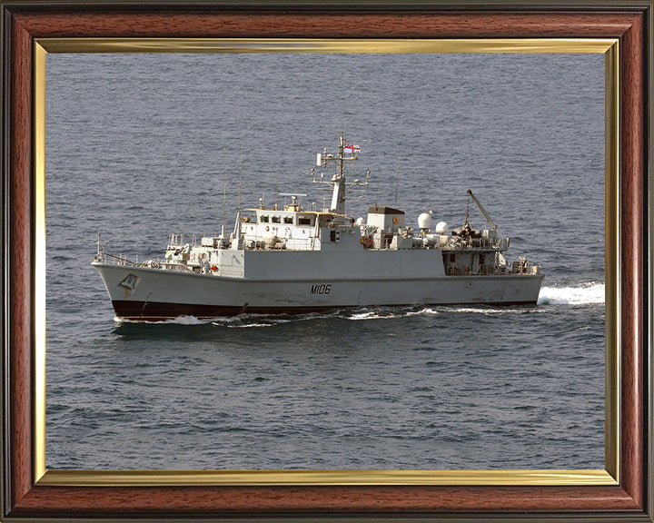 HMS Penzance M106 | Photo Print | Framed Print | Sandown Class | Minehunter | Royal Navy Hampshire Prints