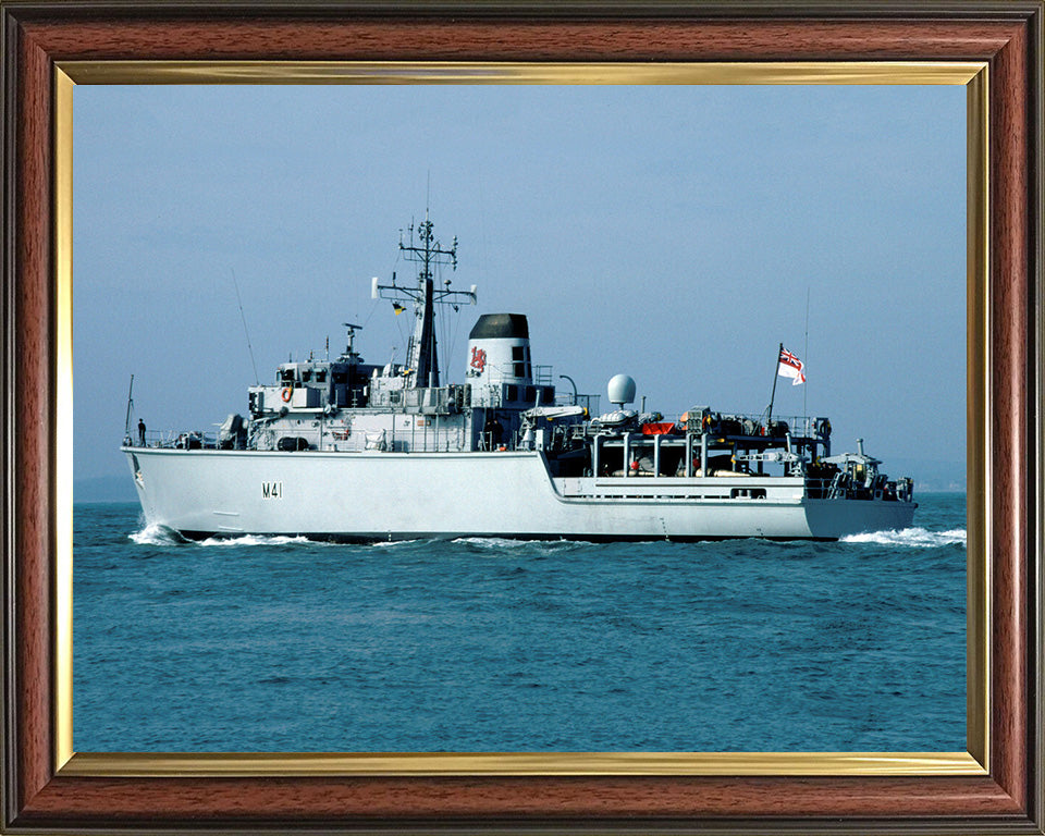 HMS Quorn M41 | Photo Print | Framed Print | Hunt Class | Mine Warfare Vessel | Royal Navy Hampshire Prints