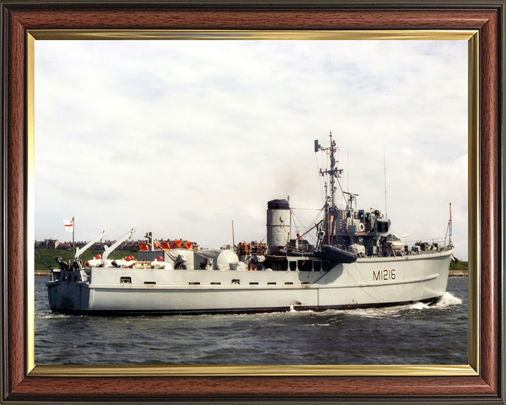 HMS Crofton M1216 Royal Navy Ton class minesweeper Photo Print or Framed Print - Hampshire Prints