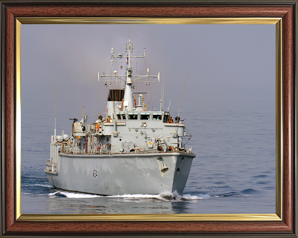 HMS Middleton M34 | Photo Print | Framed Print | Hunt Class | Mine Warfare Vessel | Royal Navy Hampshire Prints