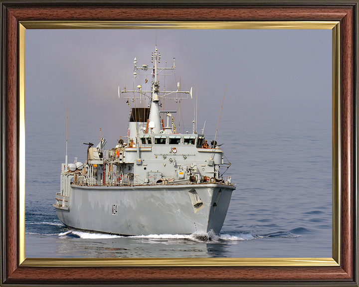HMS Middleton M34 | Photo Print | Framed Print | Hunt Class | Mine Warfare Vessel | Royal Navy Hampshire Prints