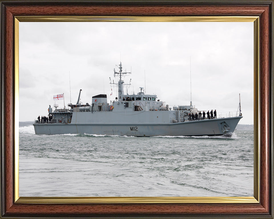 HMS Shoreham M112 | Photo Print | Framed Print | Sandown Class | Minehunter | Royal Navy Hampshire Prints