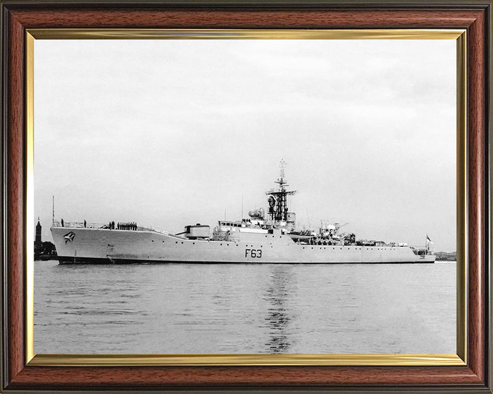 HMS Scarborough F63 Royal Navy Whitby class frigate Photo Print or Framed Print - Hampshire Prints