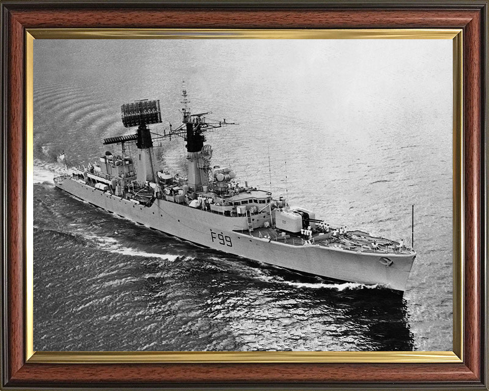HMS Lincoln F99 | Photo Print | Framed Print | Salisbury Class | Frigate | Royal Navy Hampshire Prints