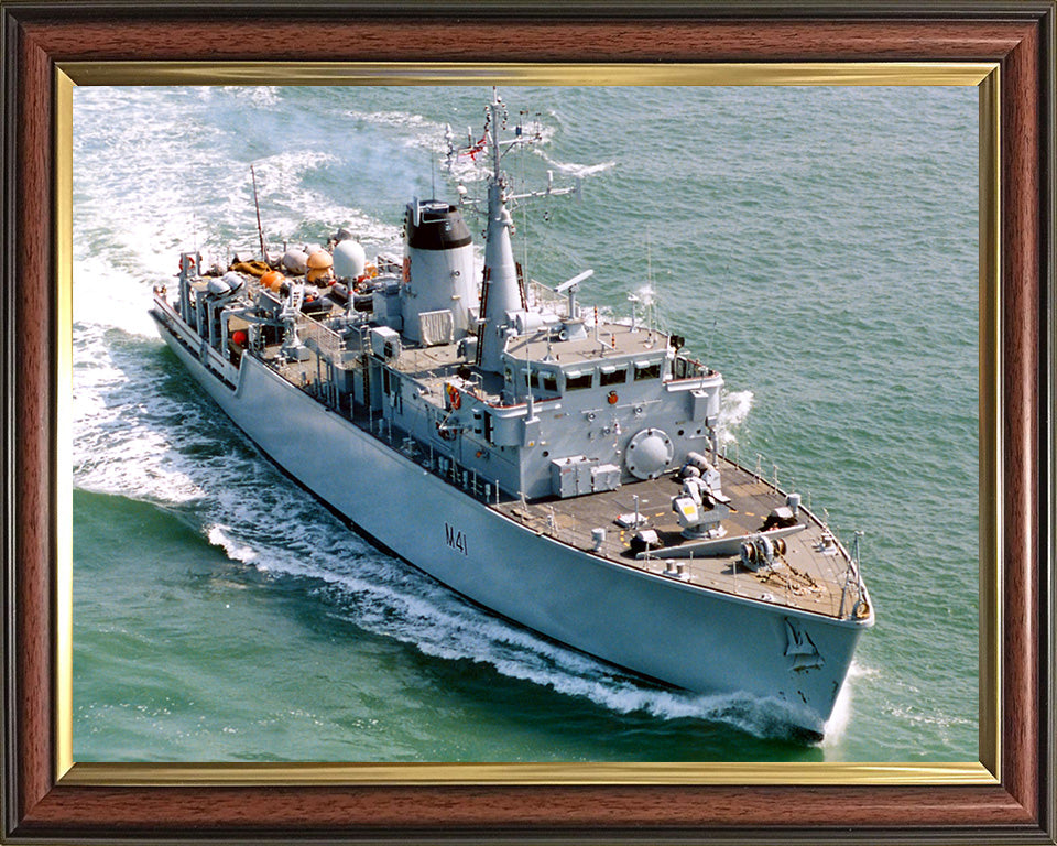 HMS Quorn M41 | Photo Print | Framed Print | Hunt Class | Mine Warfare Vessel | Royal Navy Hampshire Prints
