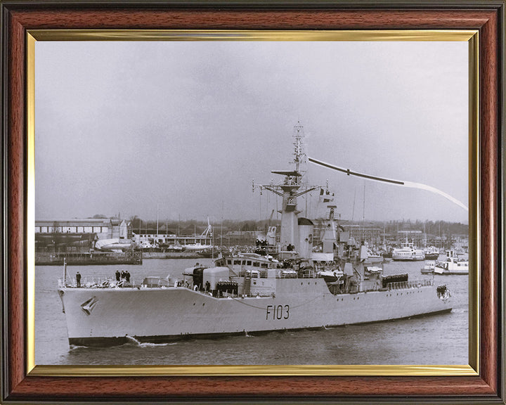 HMS Lowestoft F103 | Photo Print | Framed Print | Rothesay Class | Frigate | Royal Navy Hampshire Prints