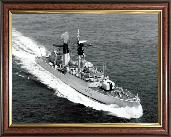 HMS Lincoln F99 Royal Navy Salisbury class frigate Photo Print or Framed Print - Hampshire Prints