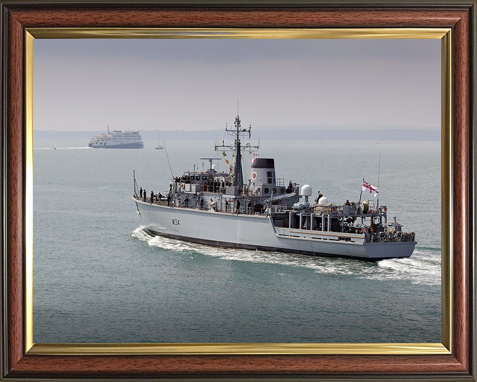HMS Middleton M34 | Photo Print | Framed Print | Hunt Class | Mine Warfare Vessel | Royal Navy Hampshire Prints