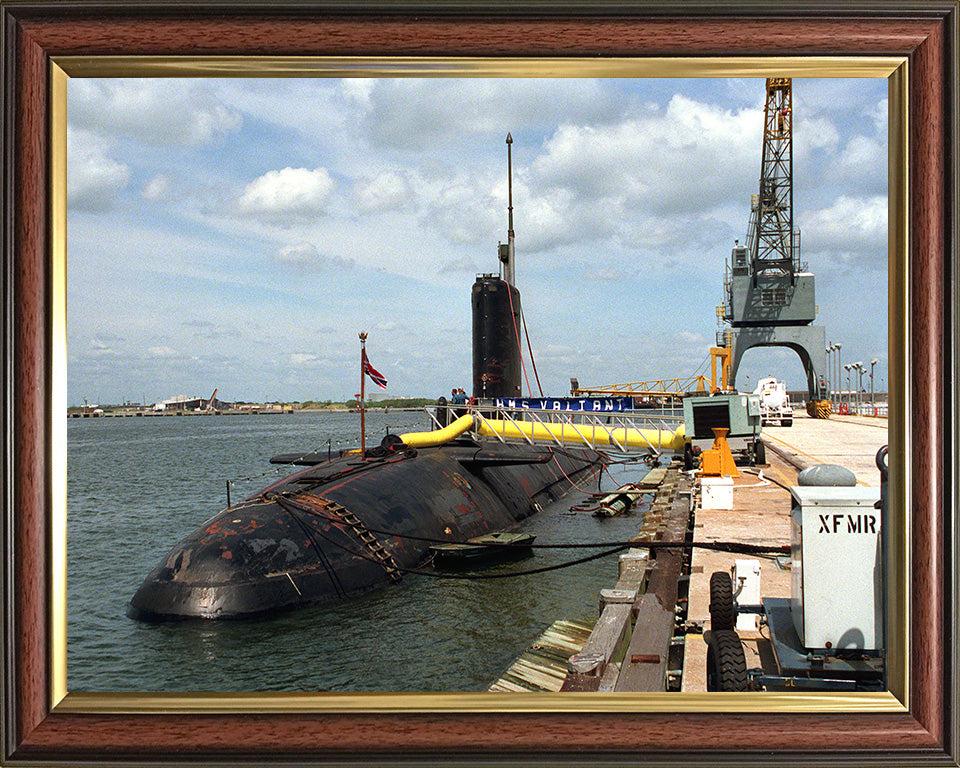 HMS Valiant S102 Submarine | Photo Print | Framed Print | Valiant Class | Royal Navy Hampshire Prints