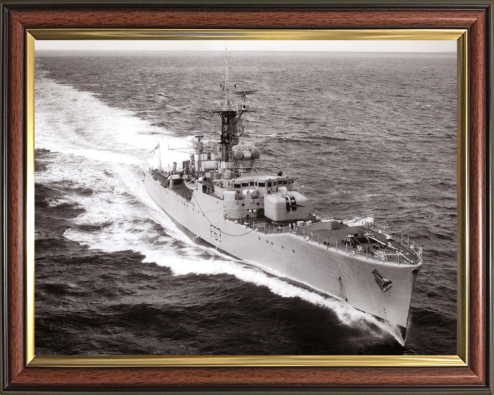 HMS Scarborough F63 Royal Navy Whitby class frigate Photo Print or Framed Print - Hampshire Prints