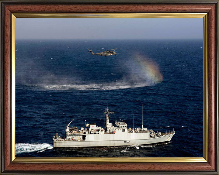 HMS Pembroke M107 | Photo Print | Framed Print | Sandown Class | Minehunter | Royal Navy Hampshire Prints