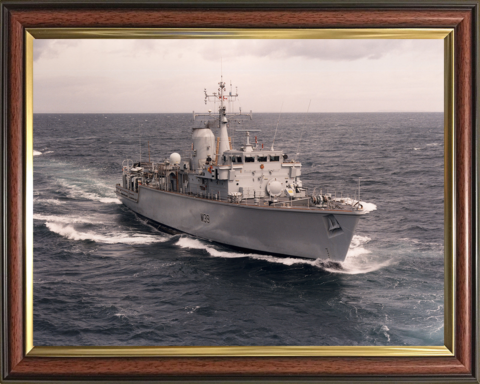 HMS Hurworth M39 | Photo Print | Framed Print | Hunt Class | Mine Warfare Vessel | Royal Navy Hampshire Prints