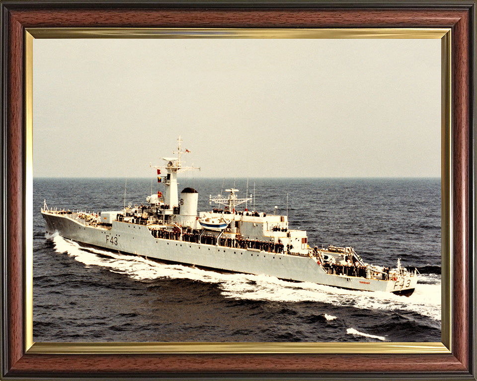 HMS Torquay F43 | Photo Print | Framed Print | Poster | Whitby Class | Frigate | Royal Navy Hampshire Prints