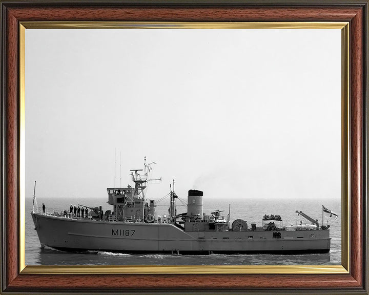 HMS Upton M1187 Royal Navy Ton class minesweeper Photo Print or Framed Print - Hampshire Prints