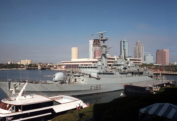 HMS Avenger F185 | Photo Print | Framed Print | Poster | Type 21 | Frigate | Royal Navy Hampshire Prints