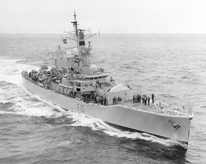 HMS Aurora F10 | Photo Print | Framed Print | Leander Class | Frigate | Royal Navy Hampshire Prints
