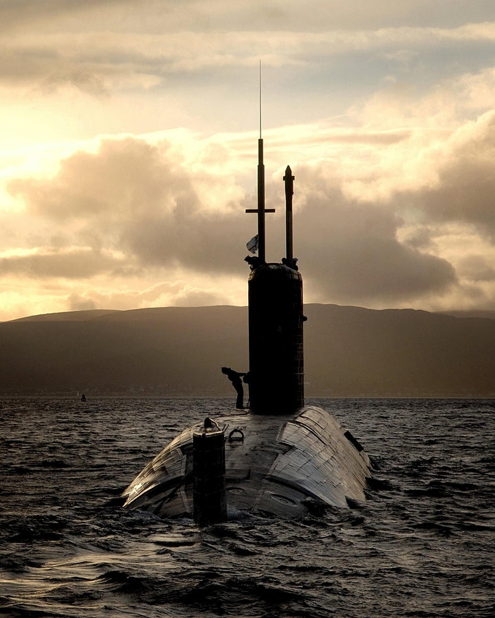 HMS Sceptre S104 Submarine | Photo Print | Framed Print | Swiftsure Class | Royal Navy Hampshire Prints
