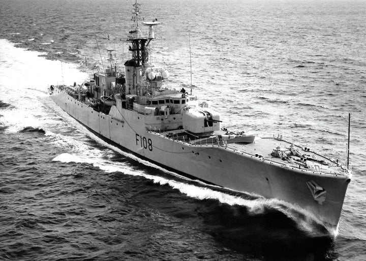 HMS Londonderry F108 | Photo Print | Framed Print | Rothesay Class | Frigate | Royal Navy Hampshire Prints