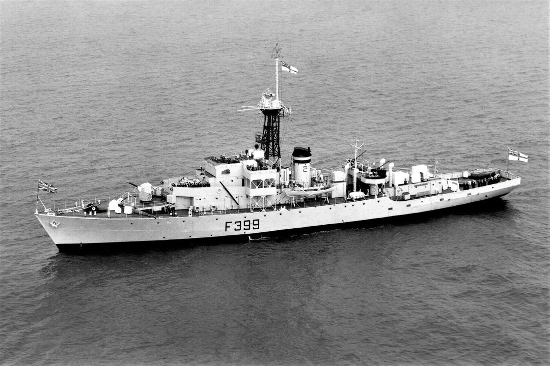 HMS Tintagel Castle K399 Royal Navy Castle class corvette Photo Print or Framed Print - Hampshire Prints