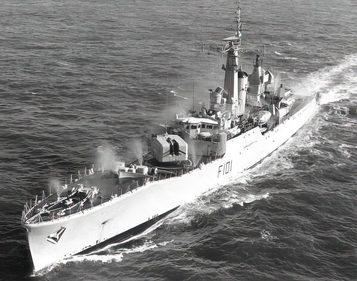 HMS Yarmouth F101 | Photo Print | Framed Print | Rothesay Class | Frigate | Royal Navy Hampshire Prints