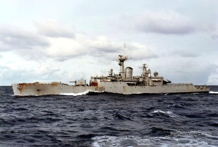 HMS Yarmouth F101 | Photo Print | Framed Print | Rothesay Class | Frigate | Royal Navy Hampshire Prints