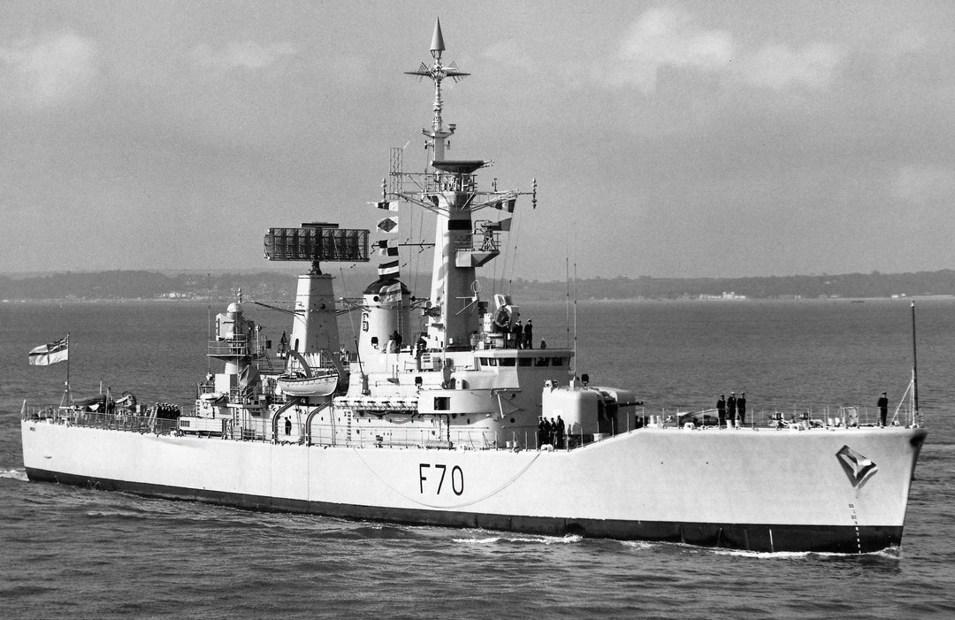 HMS Apollo F70 Royal Navy Leander class Frigate Photo Print or Framed Print - Hampshire Prints