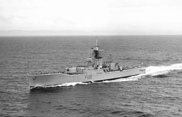 HMS Brighton F106 Royal Navy Rothesay Class Frigate Photo Print or Framed Print - Hampshire Prints