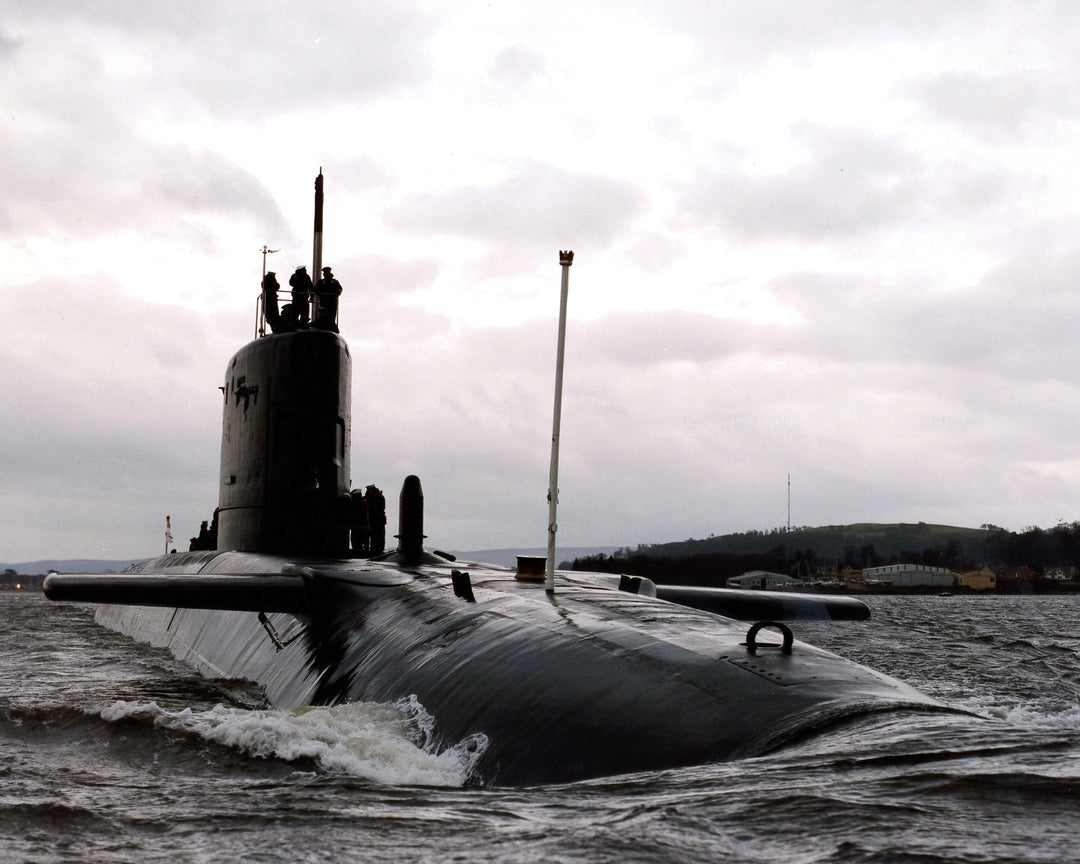 HMS Renown S26 Royal Navy Resolution class Submarine Photo Print or Framed Print - Hampshire Prints