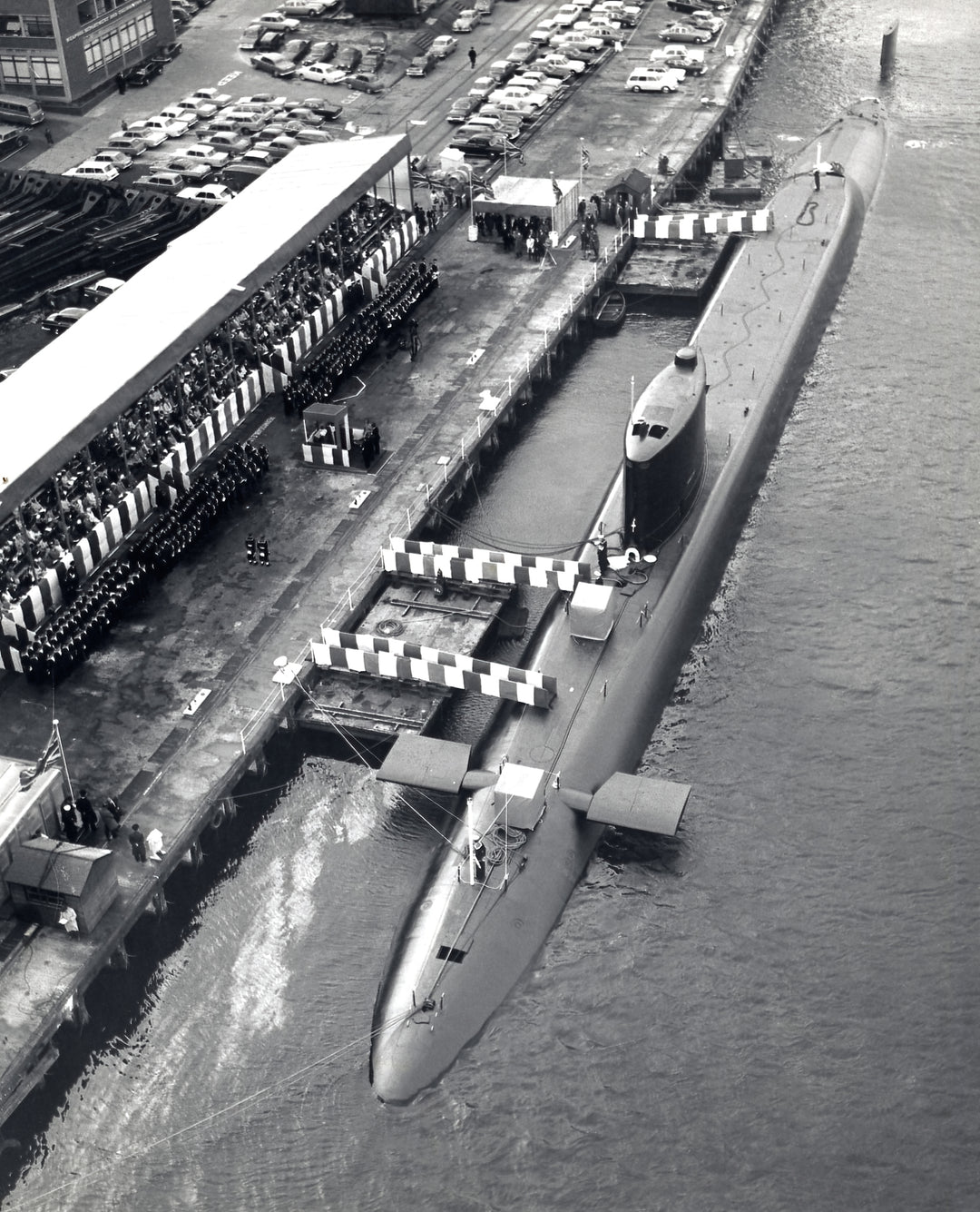 HMS Resolution S22 Submarine | Photo Print | Framed Print | Resolution Class | Royal Navy Hampshire Prints
