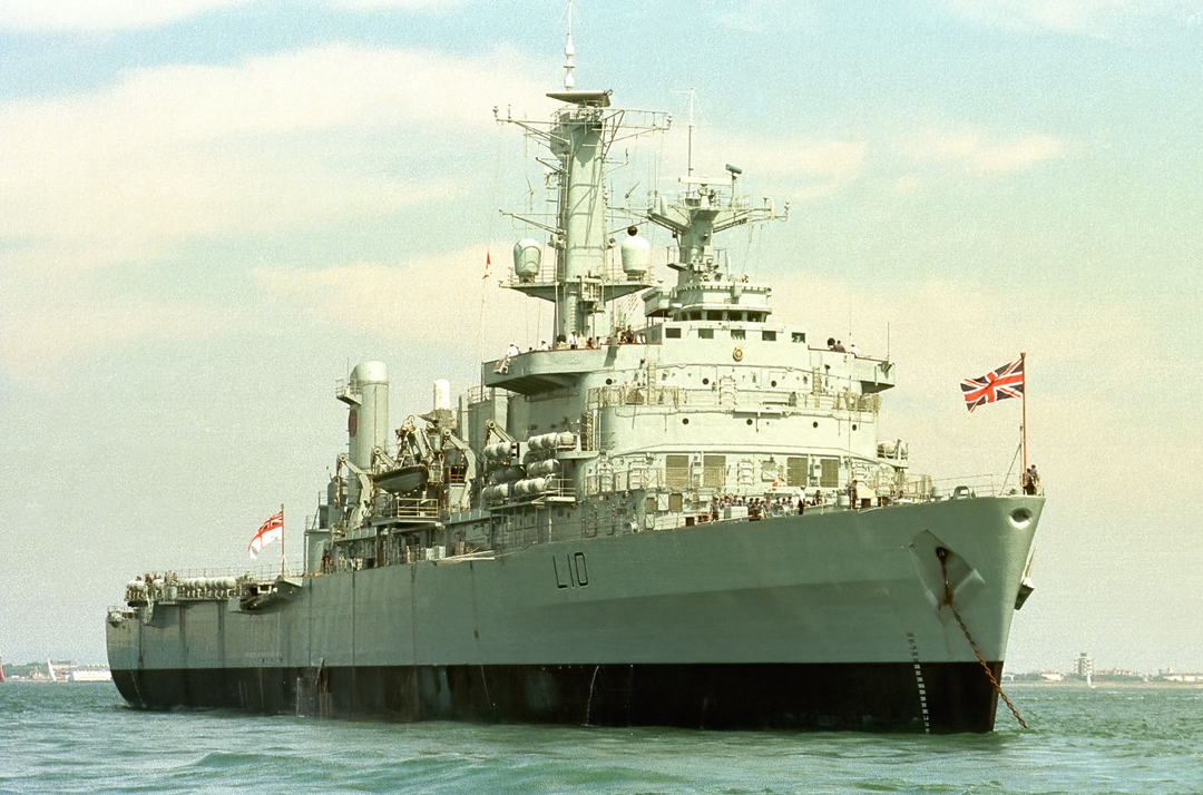 HMS Fearless L10 Royal Navy Fearless class amphibious ship Photo Print or Framed Print - Hampshire Prints