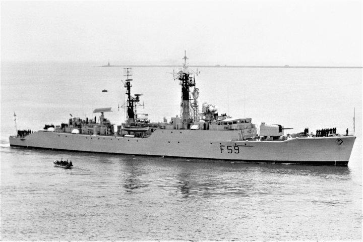 HMS Chichester F59 Royal Navy Salisbury class Frigate Photo Print or Framed Print - Hampshire Prints