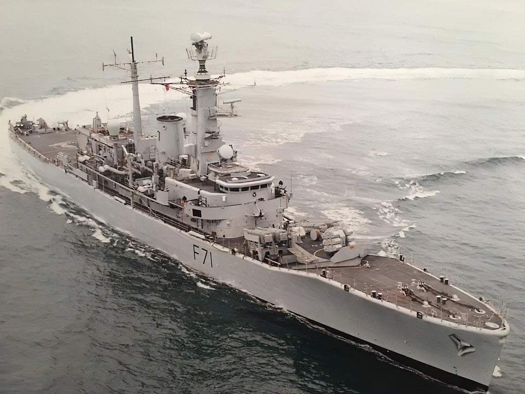 HMS Scylla F71 | Photo Print | Framed Print | Leander Class | Frigate | Royal Navy Hampshire Prints