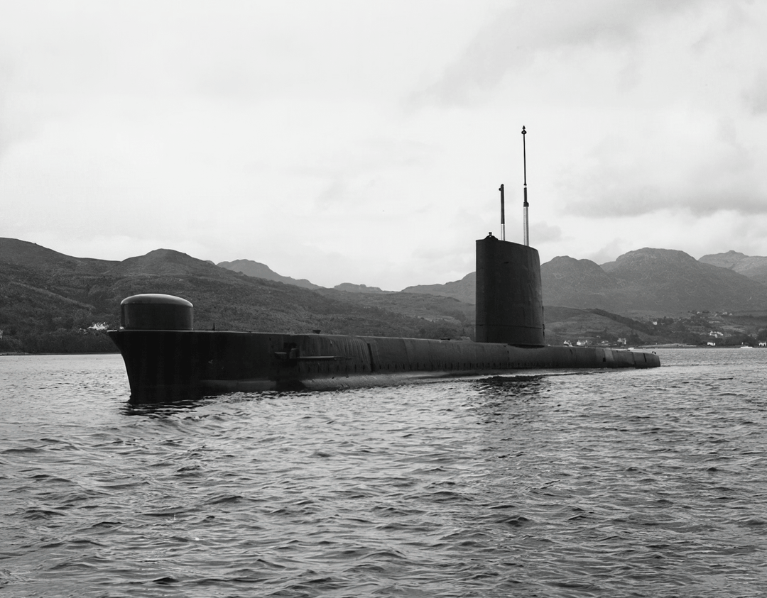 HMS Osiris S13 Royal Navy Oberon class Submarine Photo Print or Framed Print - Hampshire Prints