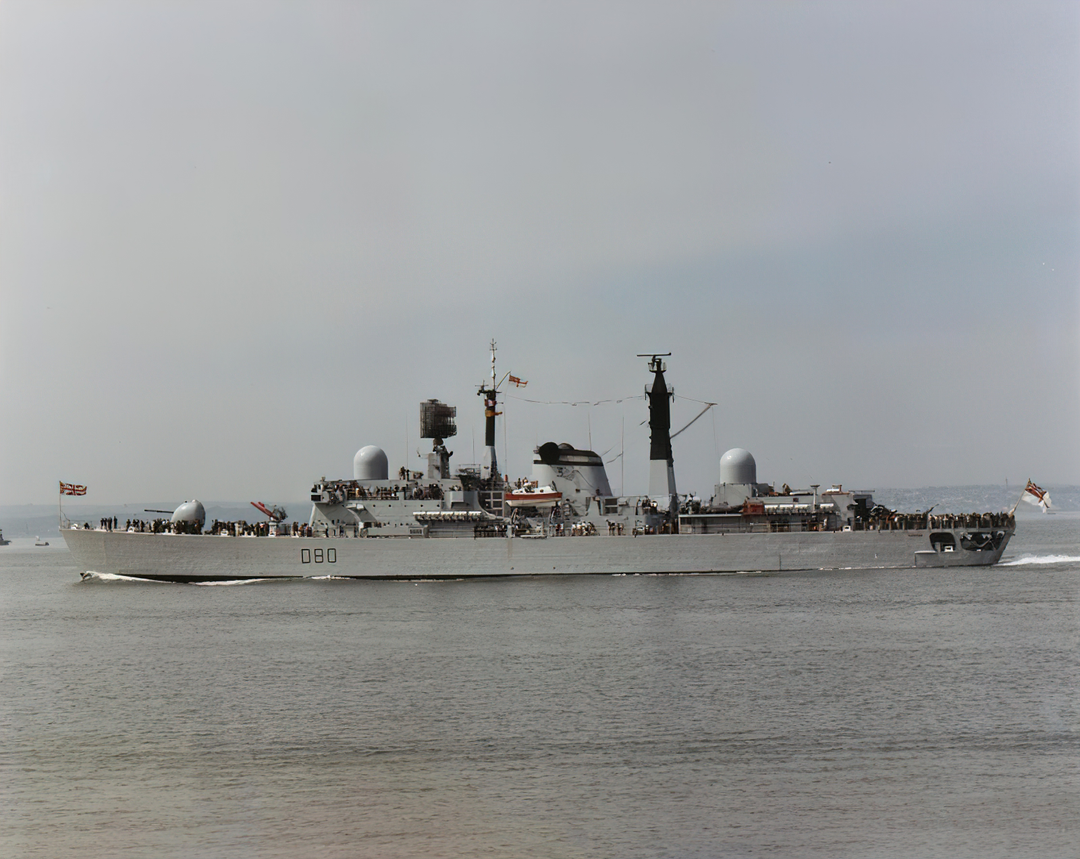 HMS Sheffield D80 Royal Navy Type 42 destroyer Photo Print or Framed Print - Hampshire Prints