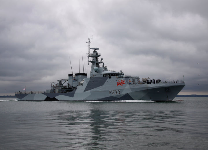 HMS Tamar P233 | Photo Print | Framed Print | River Class | Patrol Vessel | Royal Navy Hampshire Prints