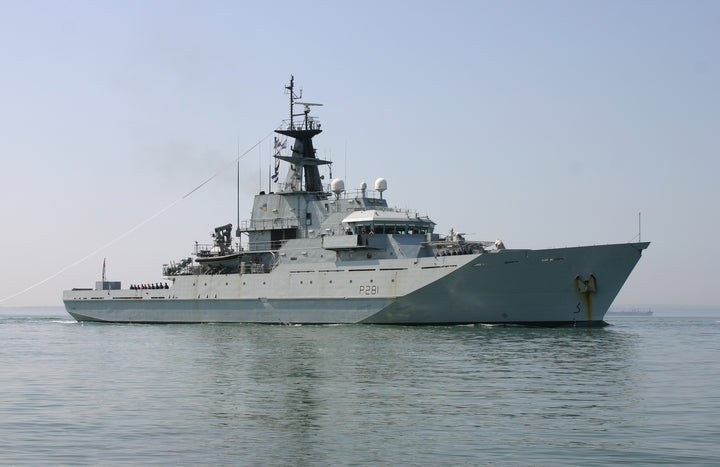 HMS Tyne P281 Royal Navy River class patrol vessel Photo Print or Framed Print - Hampshire Prints