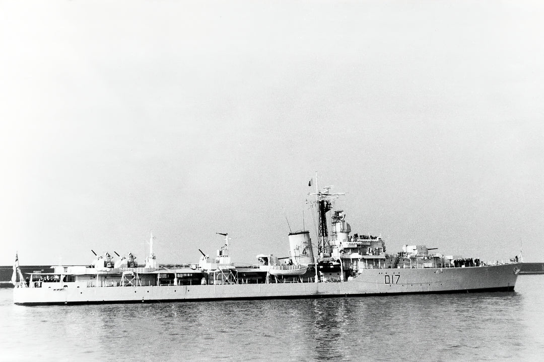 HMS Alamein D17 Royal Navy Battle Class fleet destroyer Photo Print or Framed Print - Hampshire Prints