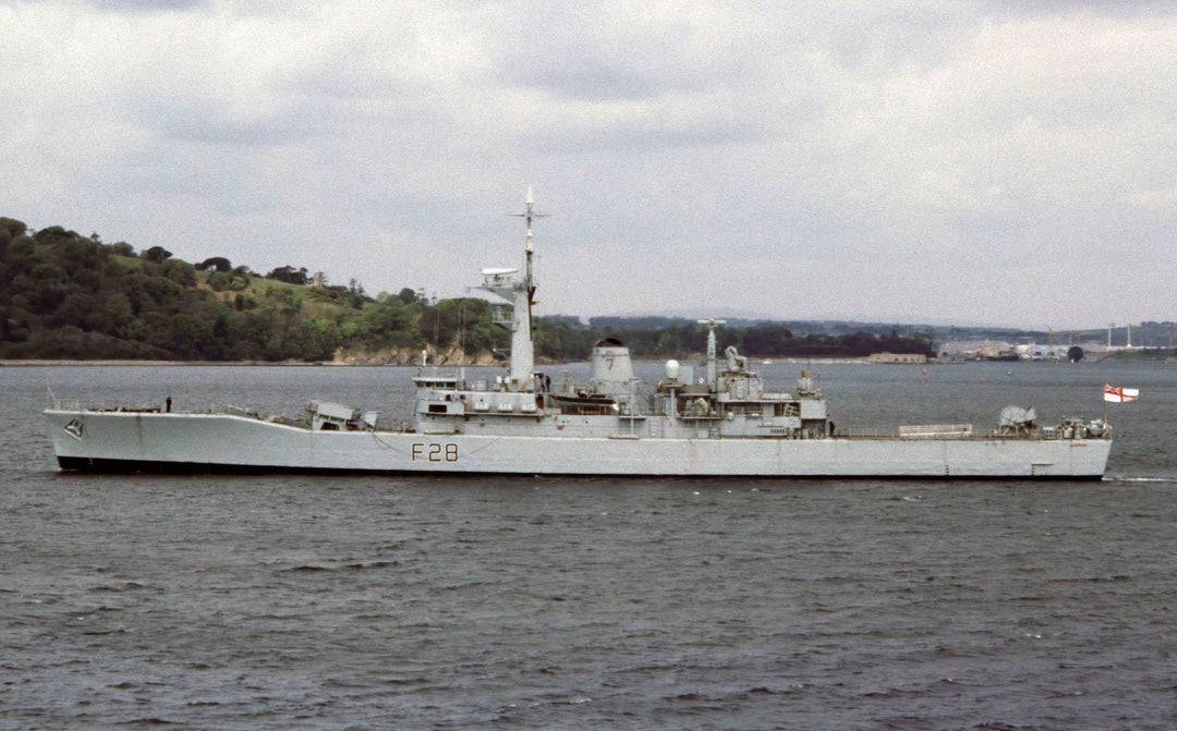 HMS Cleopatra F28 | Photo Print | Framed Print | Leander Class | Frigate | Royal Navy Hampshire Prints