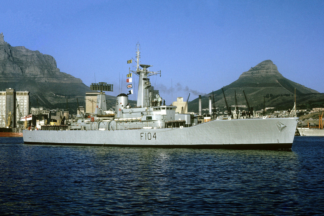 HMS Dido F104 | Photo Print | Framed Print | Leander Class | Frigate | Royal Navy Hampshire Prints